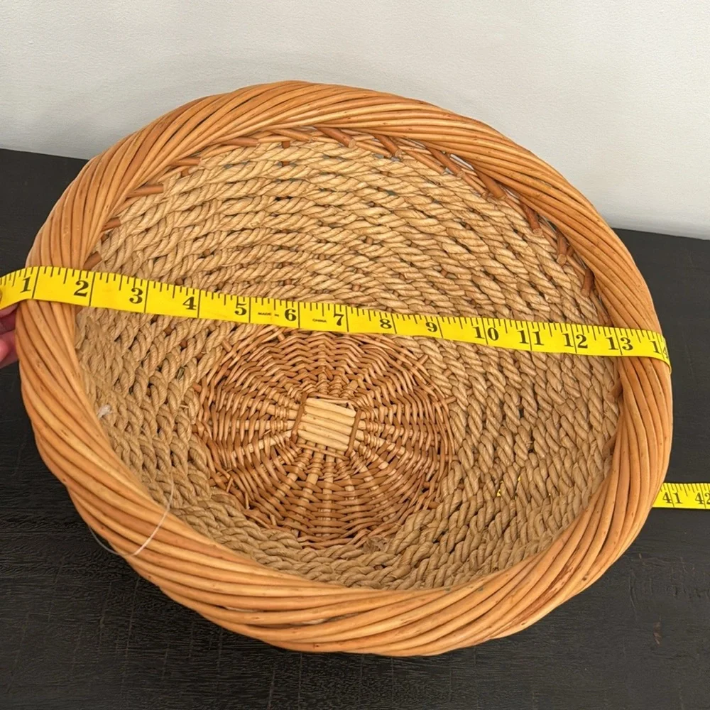 Vintage fNatural Woven fruits Basket